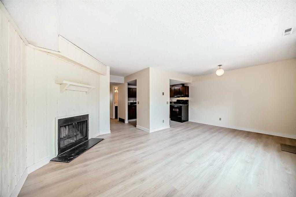 702, 1540 29 Street NW photo 2