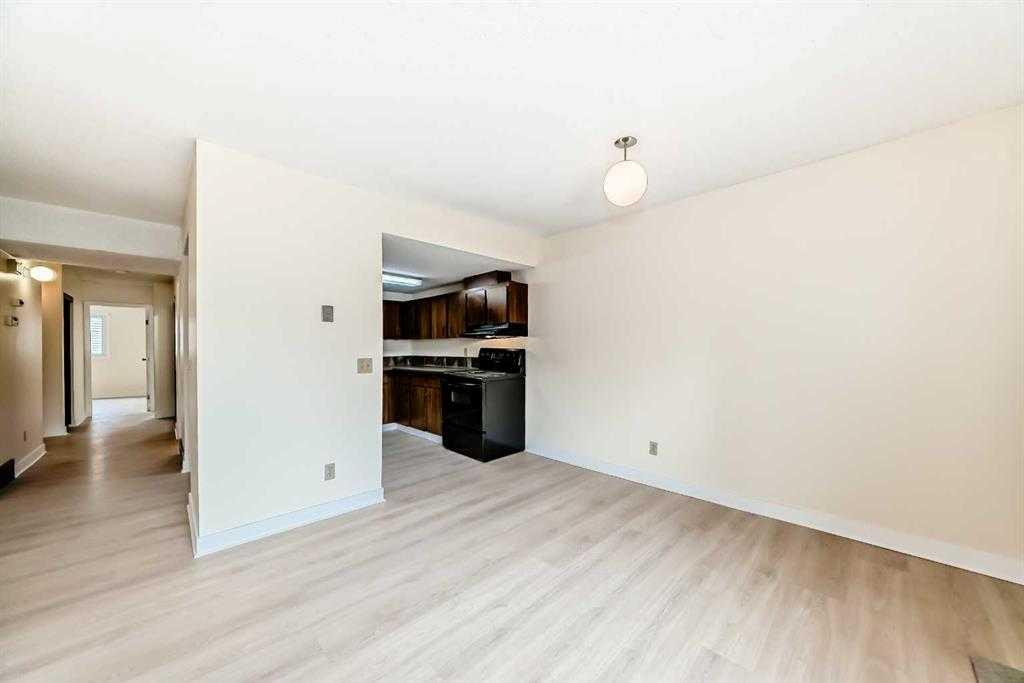 702, 1540 29 Street NW photo 3