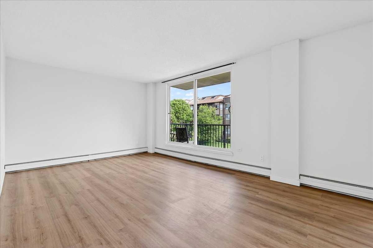 302, 635 57 Avenue SW photo 3