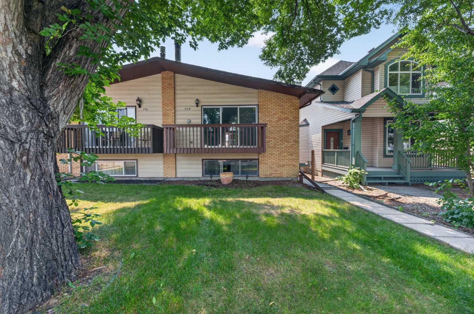723 55 Avenue SW photo 2