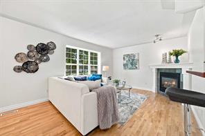 172 Somme Manor SW photo 3