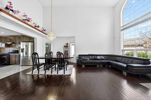 98 Hampstead Circle NW photo 3