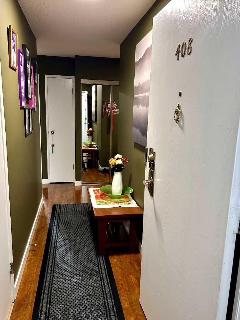 408, 521 57 Avenue SW photo 4