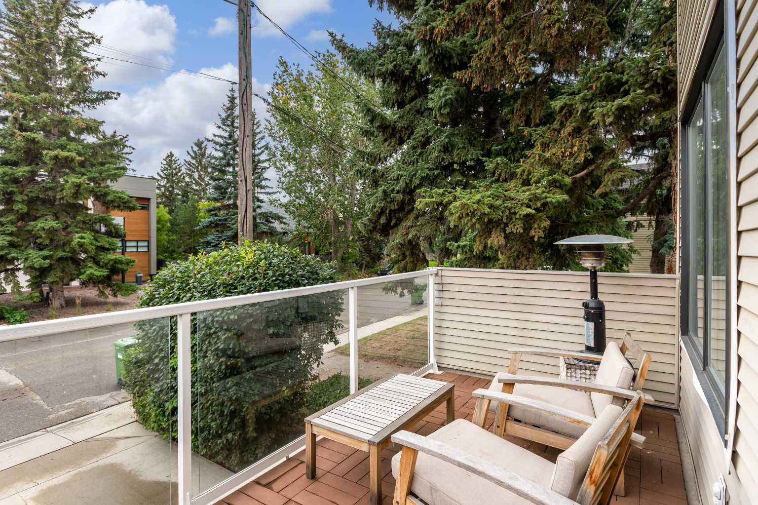 124 38A Avenue SW photo 2