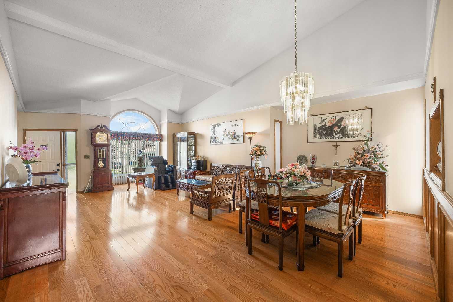 2203 Sirocco Drive SW photo 3