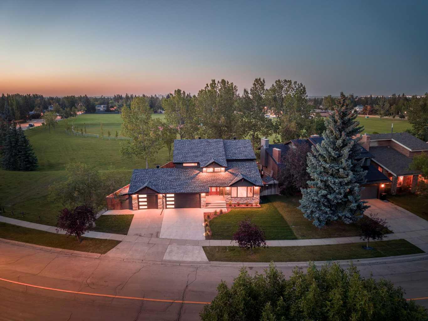 44 Canterbury Drive SW photo 2