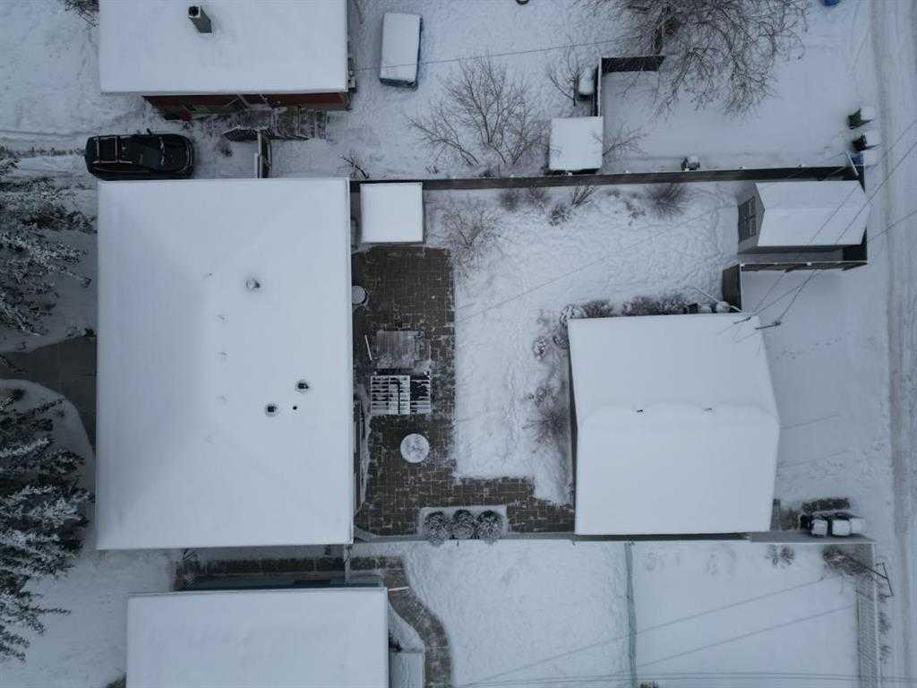 716 55 Avenue SW photo 3