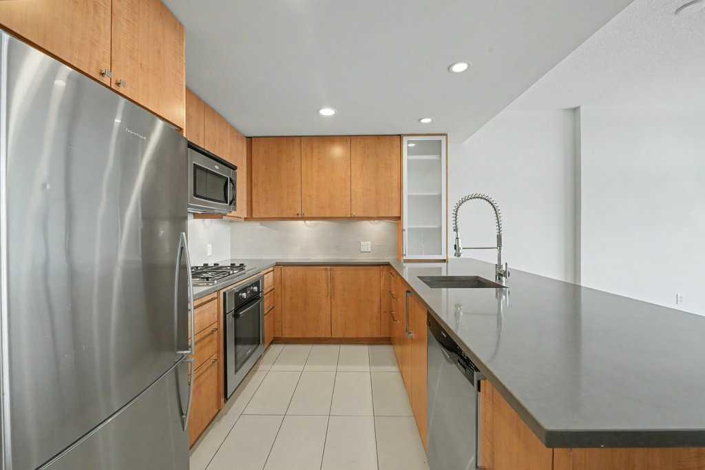 1407, 1118 12 Avenue SW photo 3
