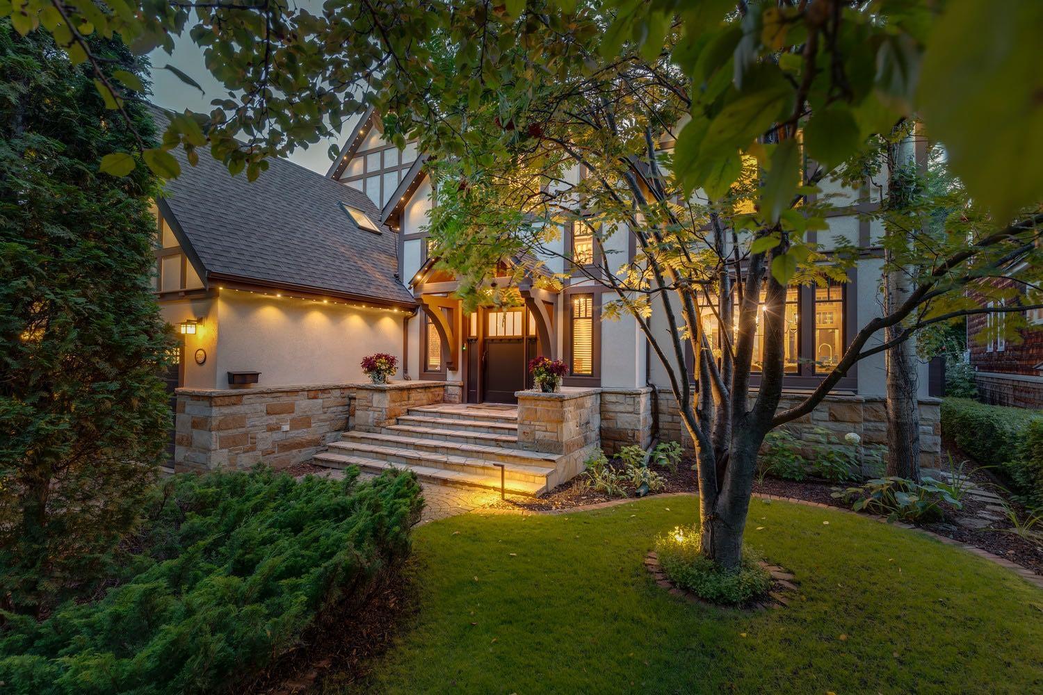2703 Carleton Street SW photo 3