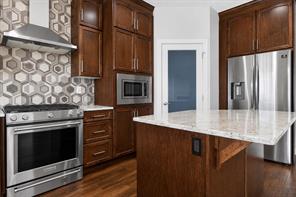 62 Evansfield Green NW photo 3