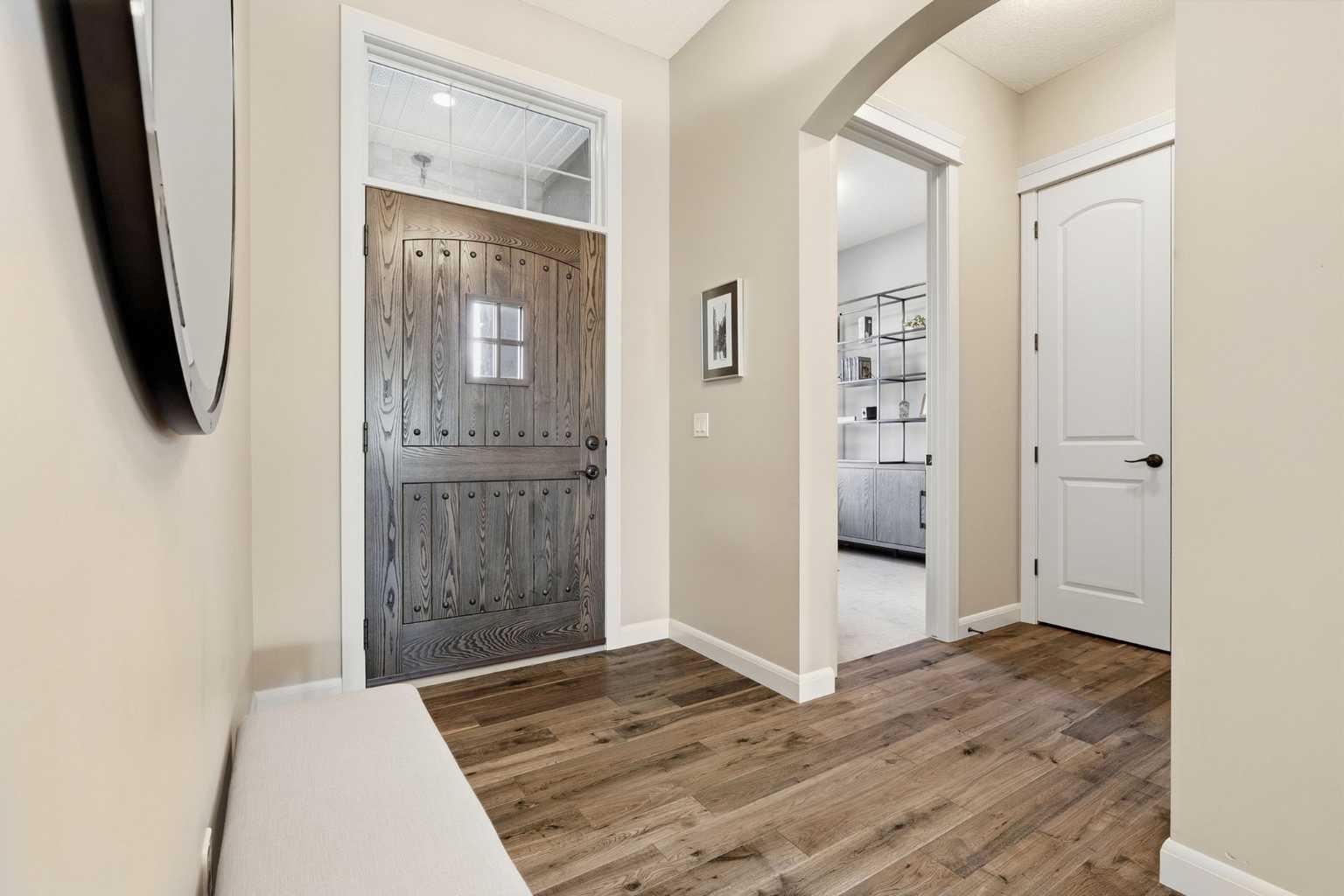 37 Cranbrook Heights SE photo 3