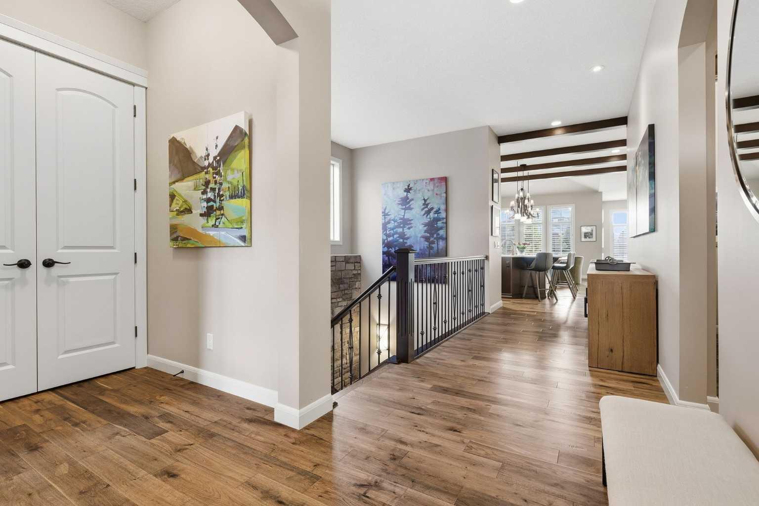 37 Cranbrook Heights SE photo 4