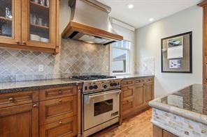 615 Crescent Boulevard SW photo 4