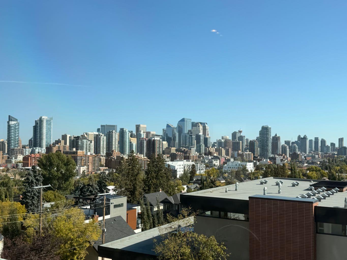 2205 17 Street SW photo 2