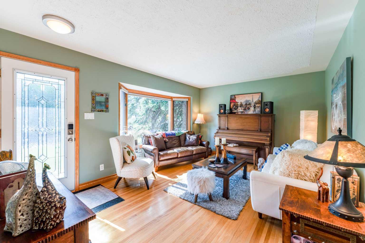 52 Windermere Road SW photo 4