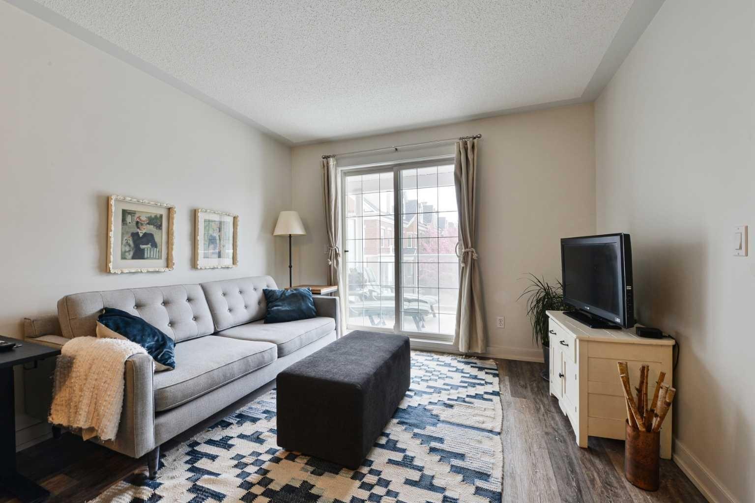228, 2233 34 Avenue SW photo 2