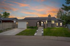 2930 Oakmoor Crescent SW photo 2