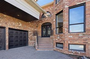 91 Patterson Crescent SW photo 2