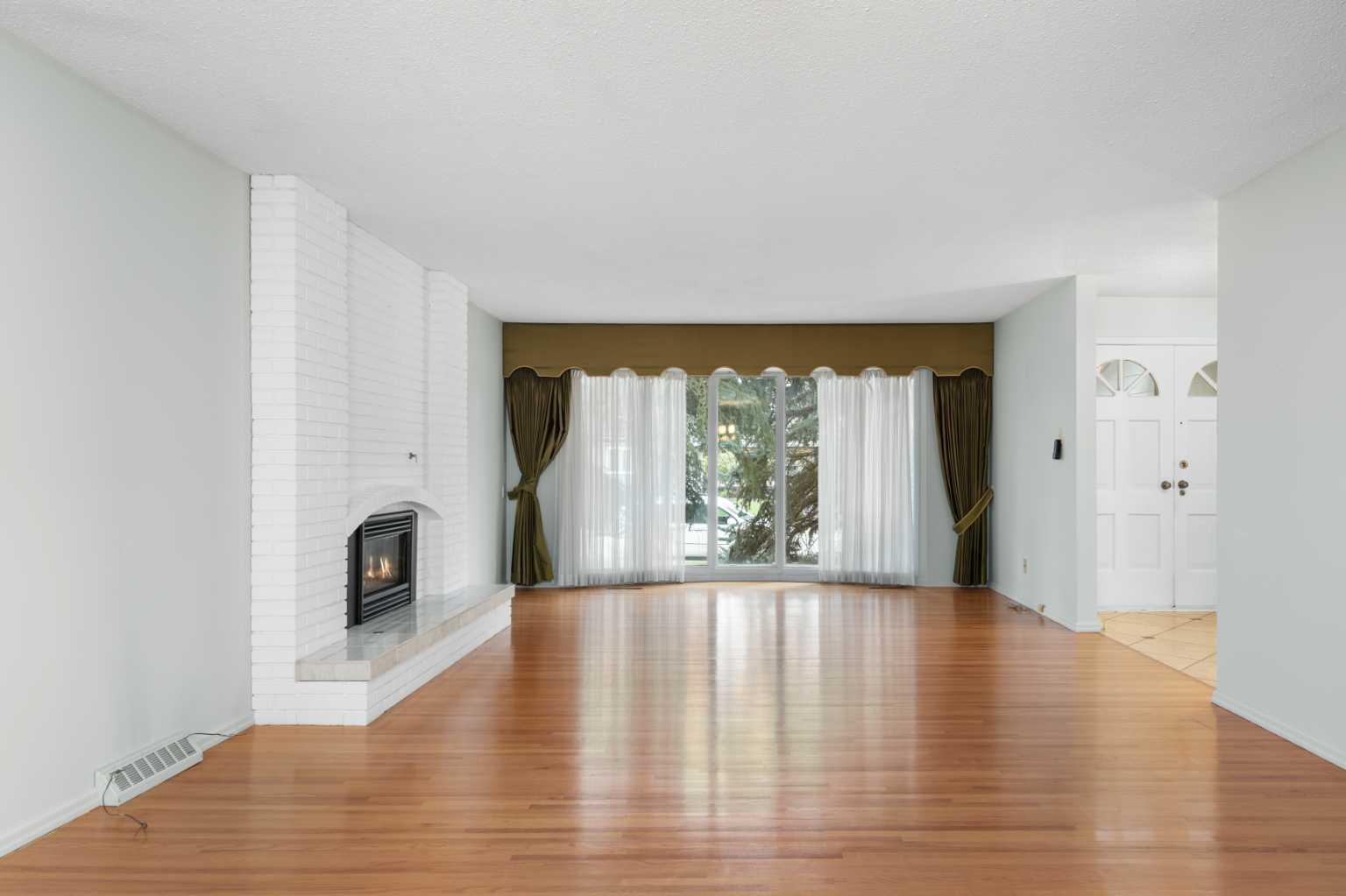 508 Willow Brook Drive SE photo 4