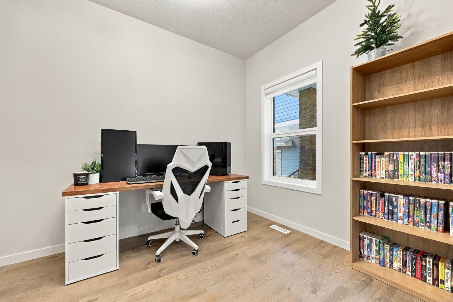 186 Cranbrook Park SE photo 3