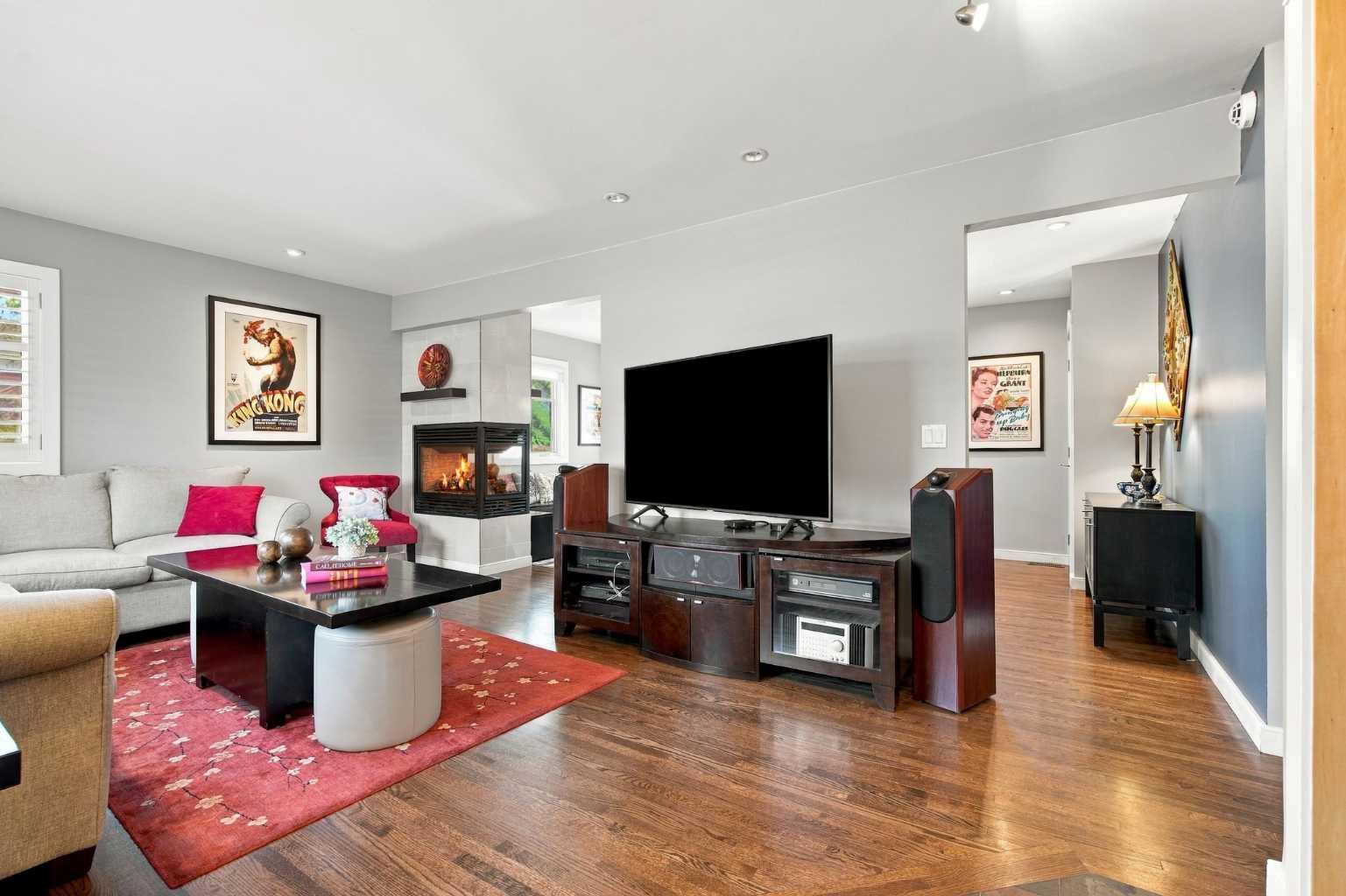1616 Shelbourne Street SW photo 4