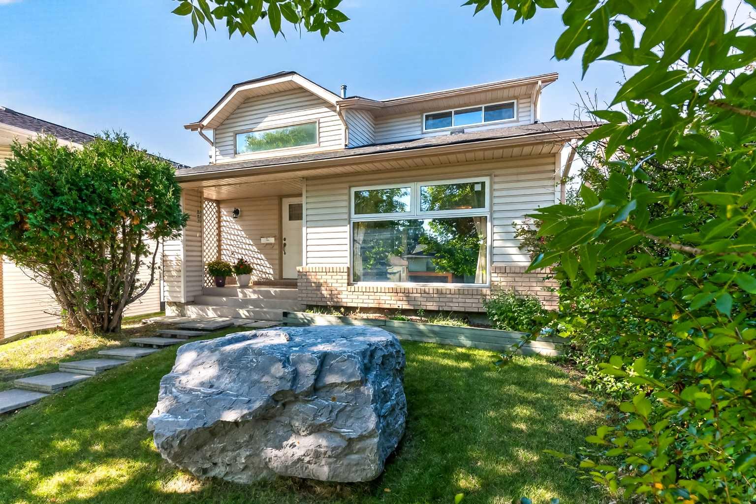 7 Woodbrook Way SW photo 2