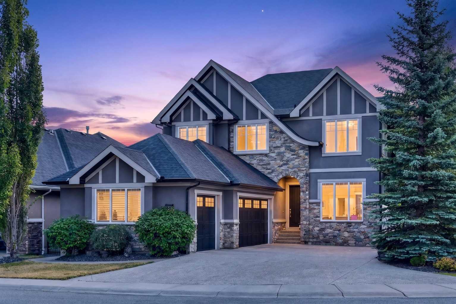 4 Aspen Cliff Close SW photo 2