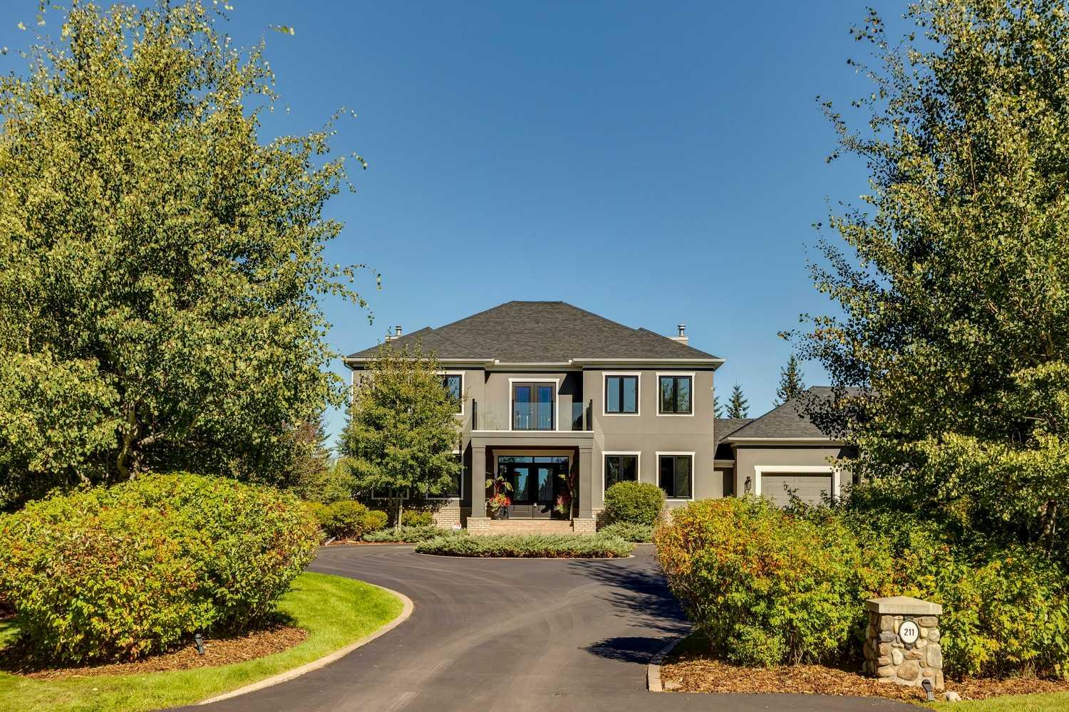 211 Aspen Green photo 2