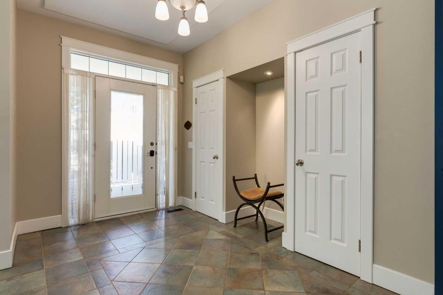 28 Patterson Rise SW photo 2