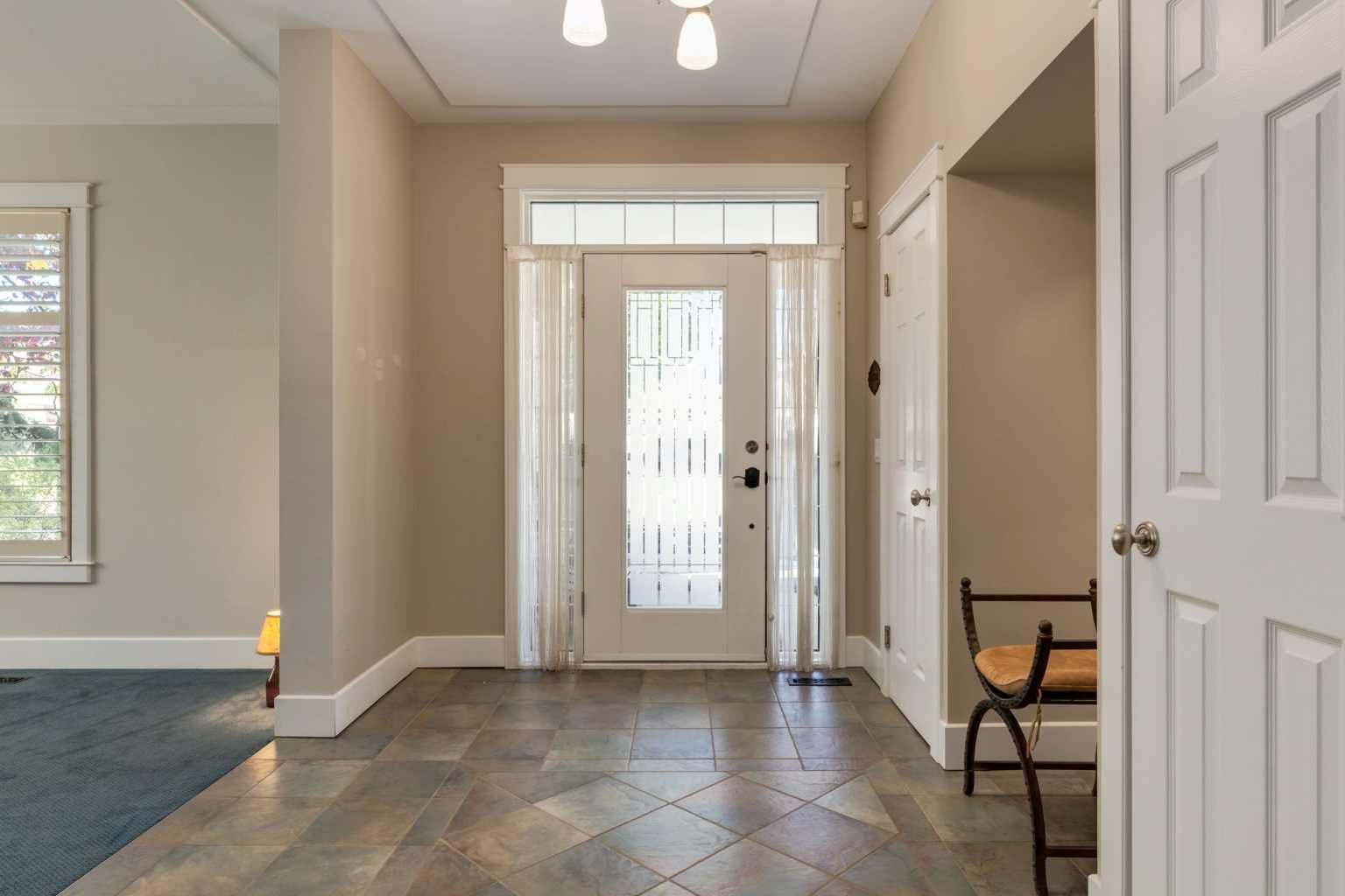 28 Patterson Rise SW photo 3