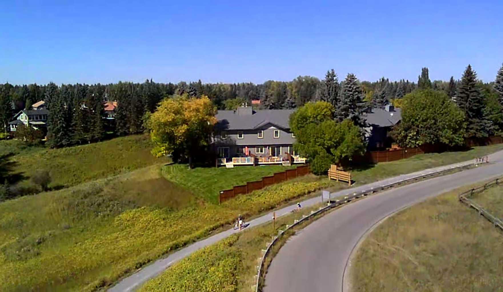 22, 64 Woodacres Crescent SW