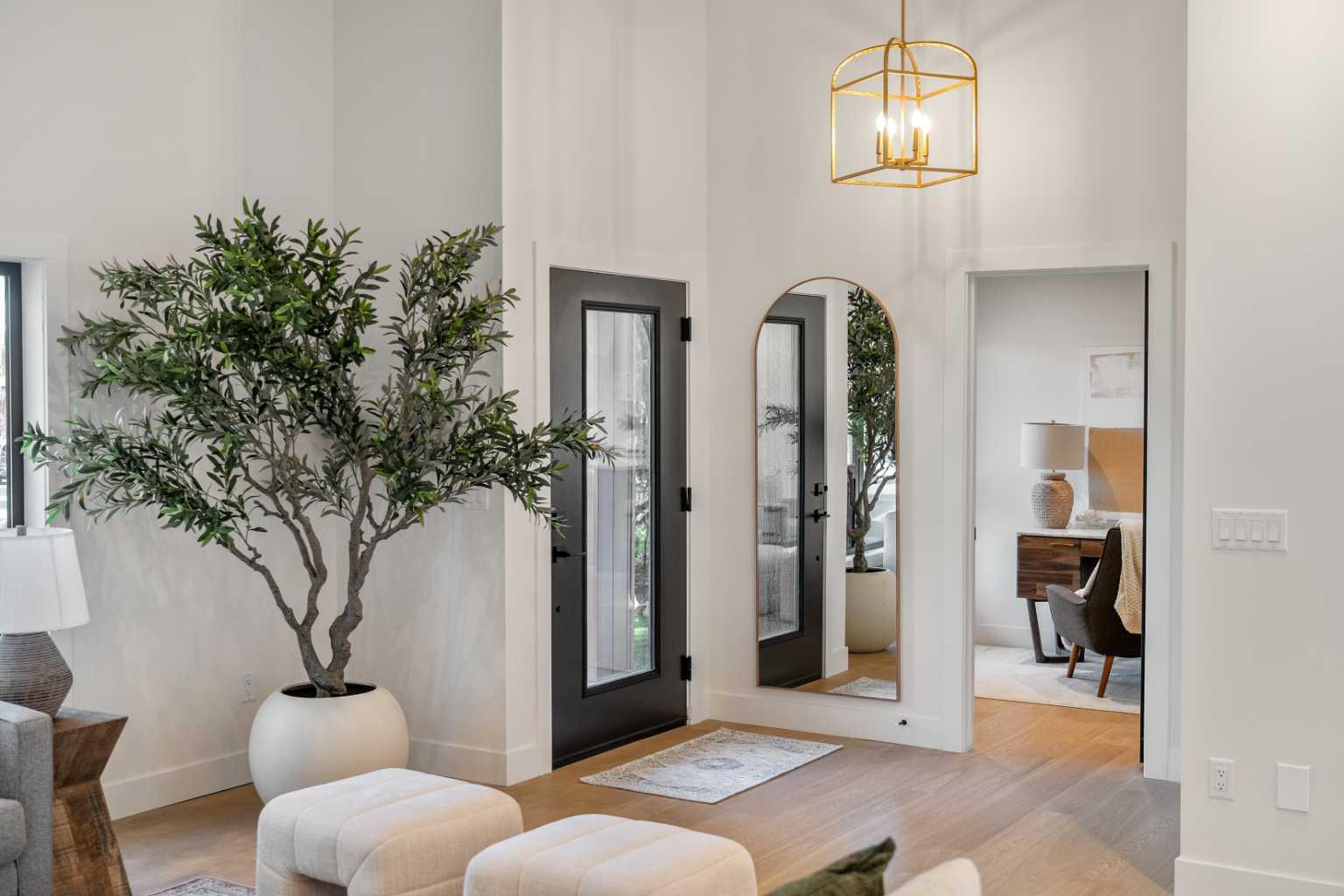 151 Waterloo Drive SW photo 4