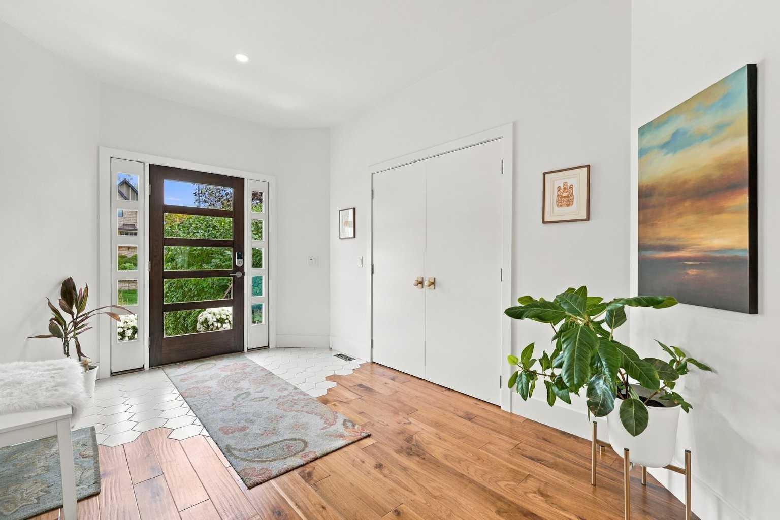 1305 15 Street NW photo 2