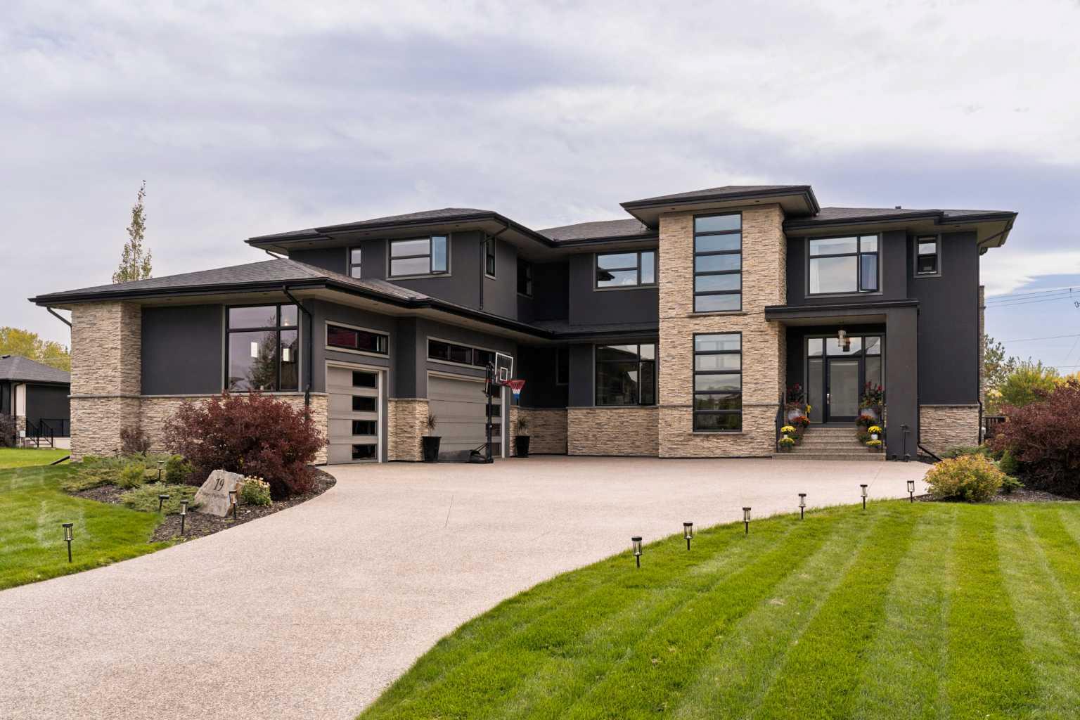 19 Stoneypointe Place