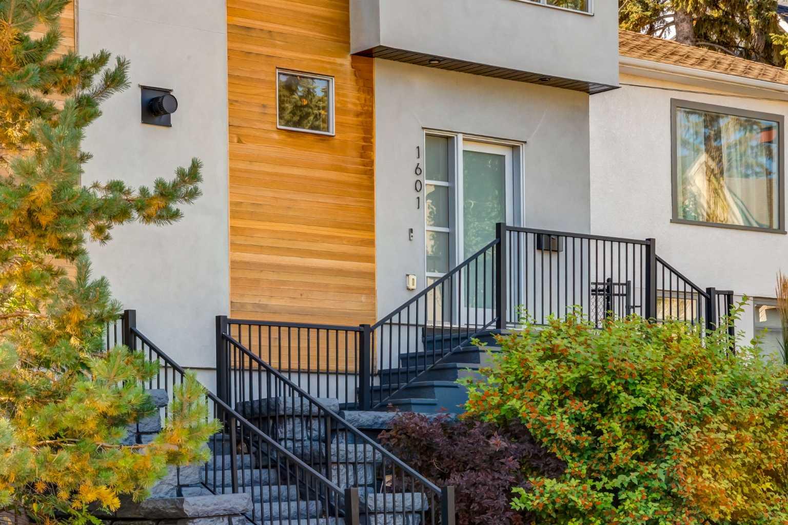 1601 21 Avenue SW photo 2