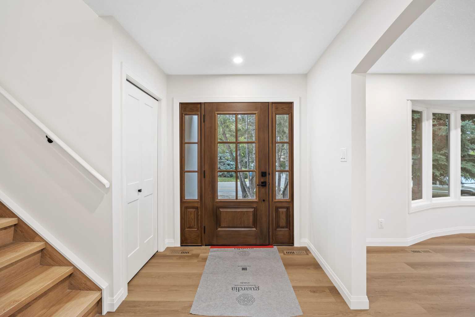 124 Canterbury Drive SW photo 3