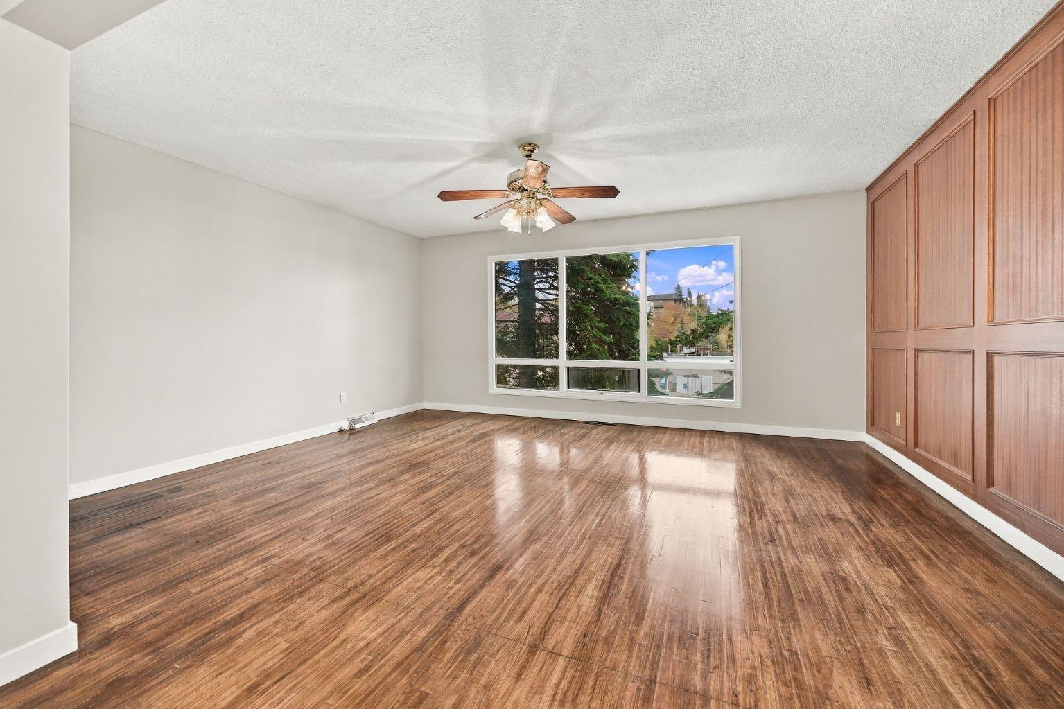 203 42 Avenue SW photo 4