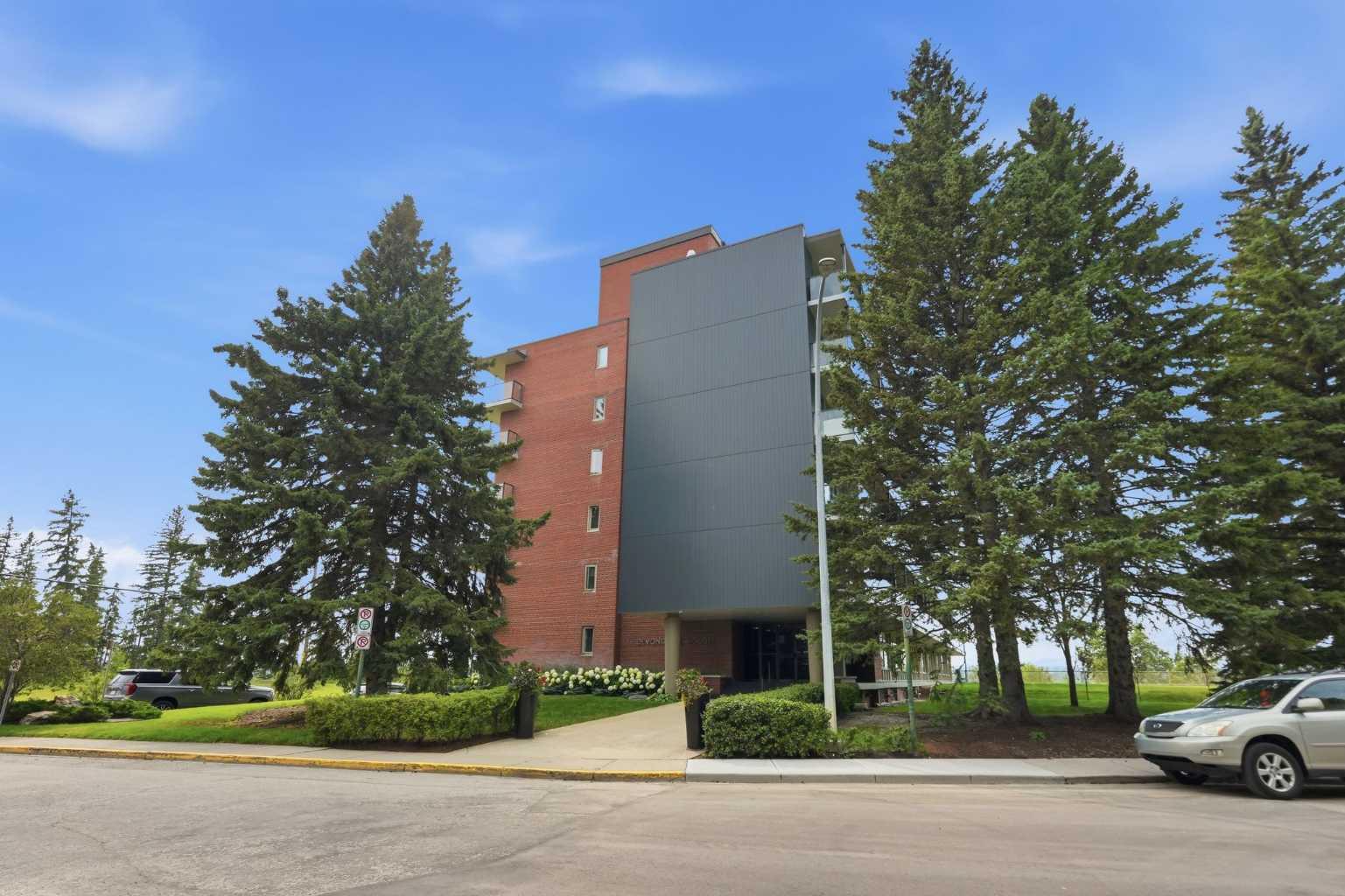 203/204, 3339 Rideau Place SW