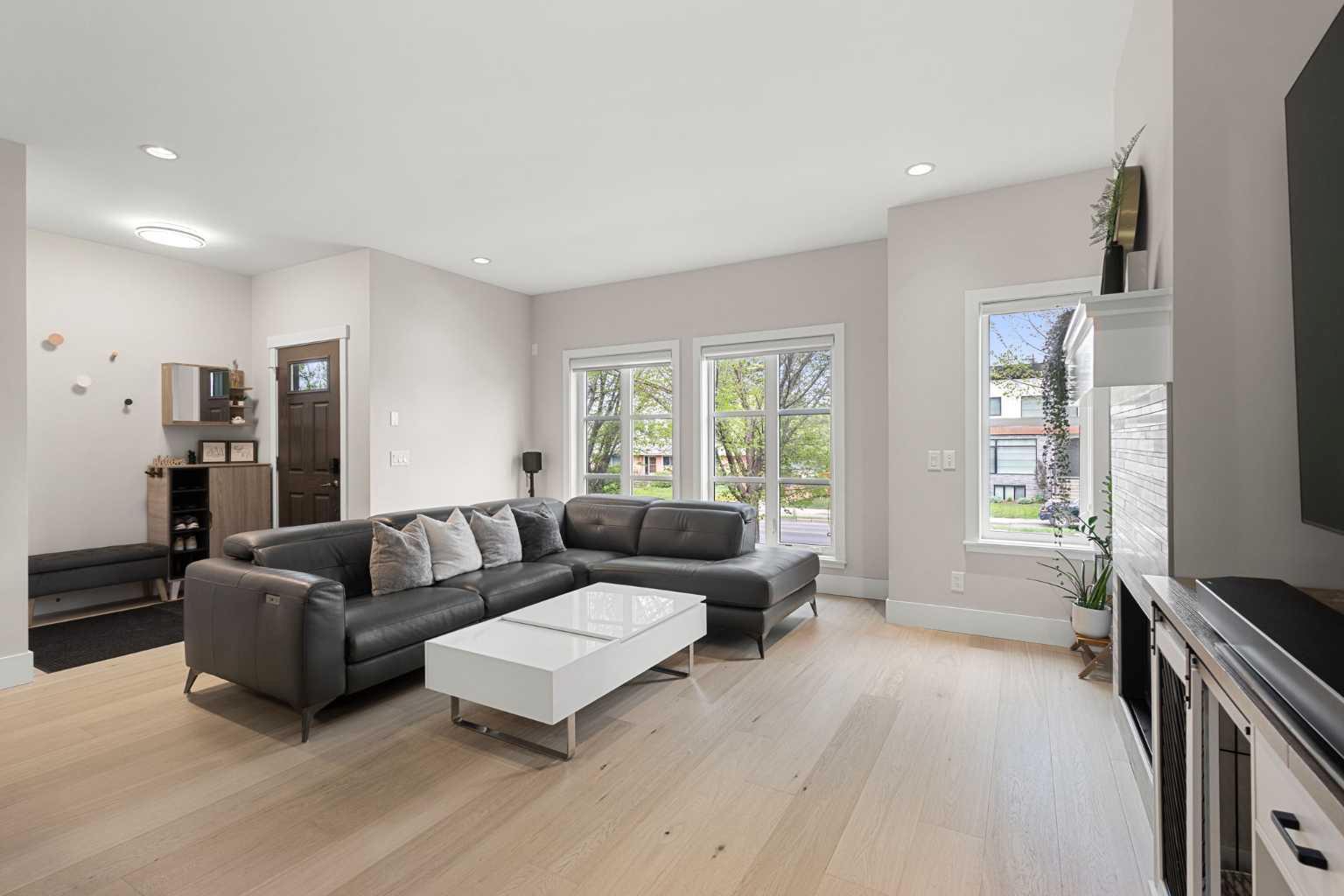 3804 Sarcee Road SW photo 4