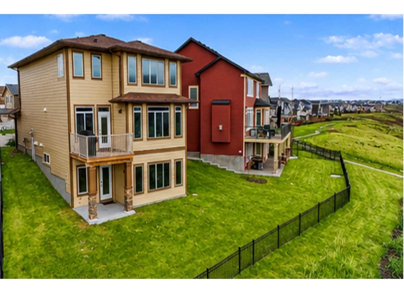 30 Evansborough View NW photo 2