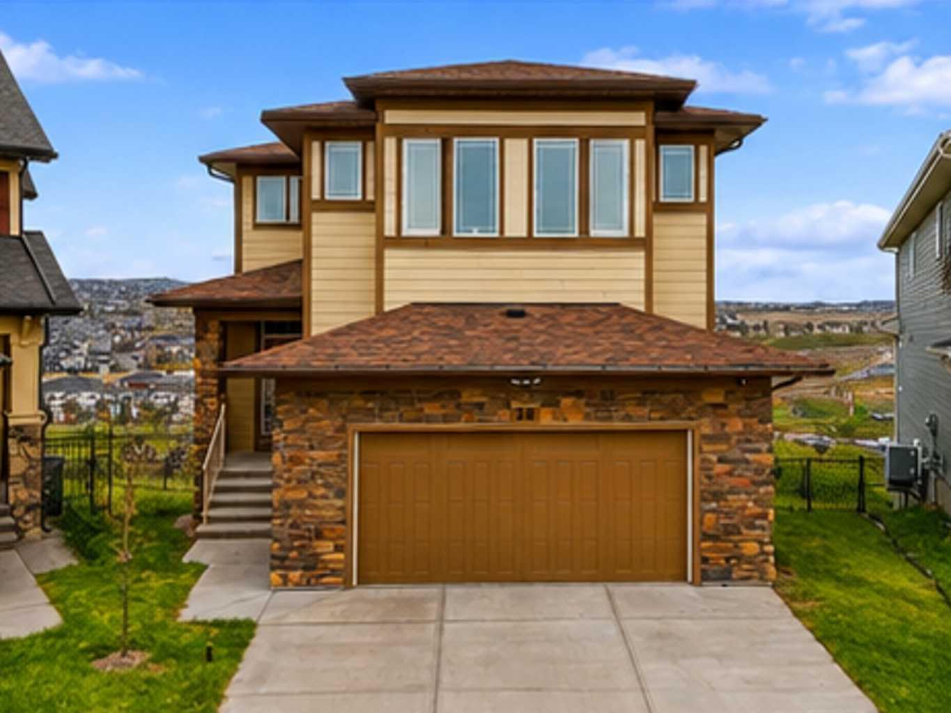 30 Evansborough View NW photo 3