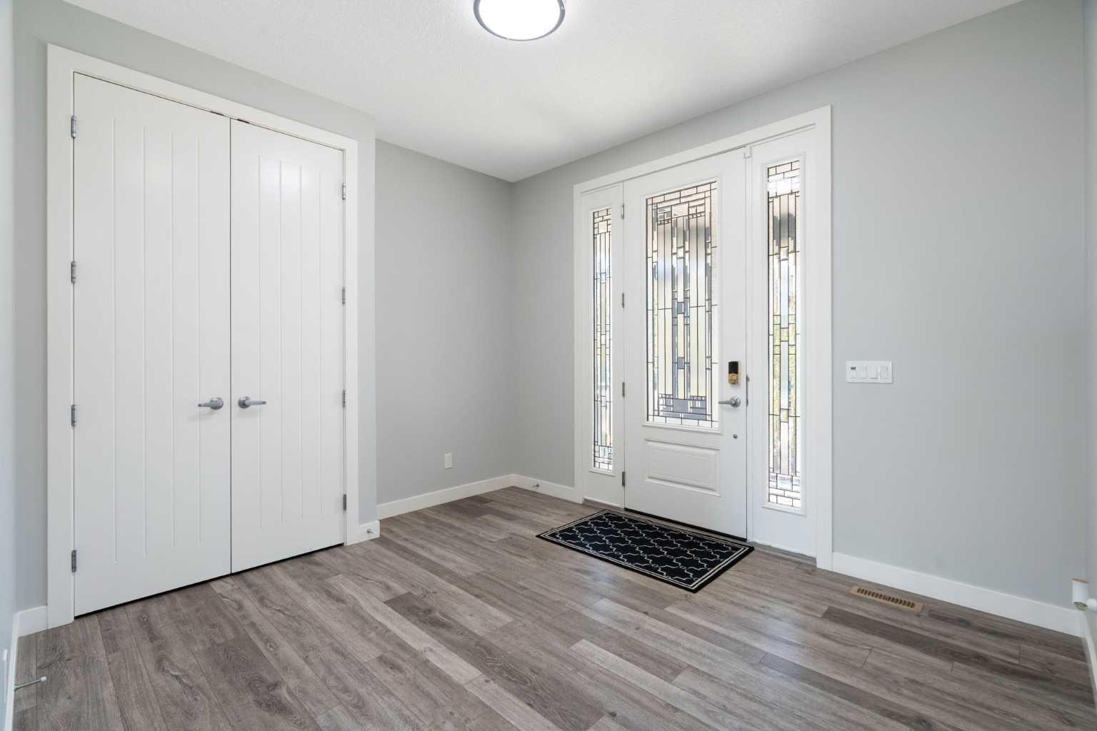 94 Mahogany Cove SE photo 2