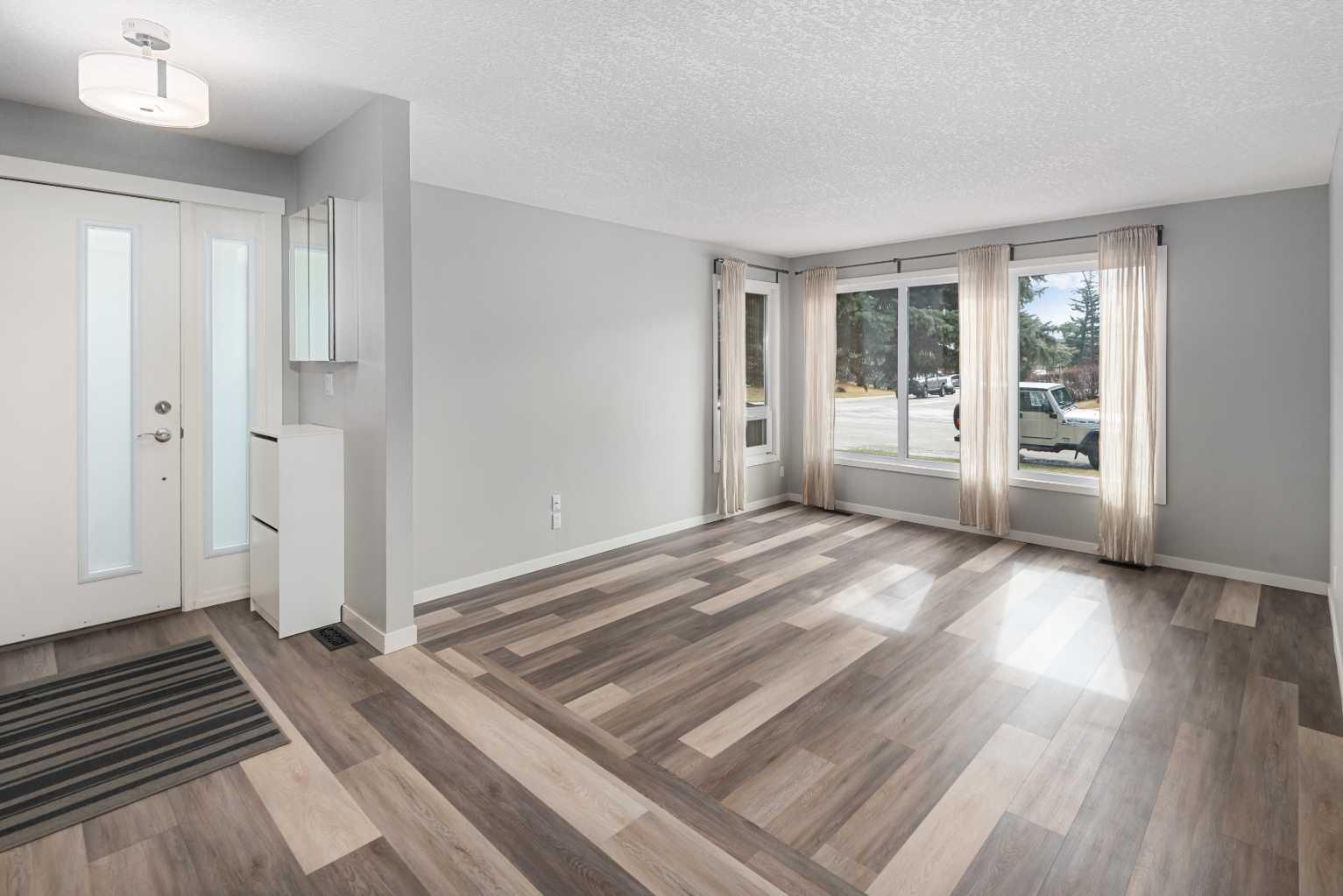 51 Woodmont Road SW photo 2