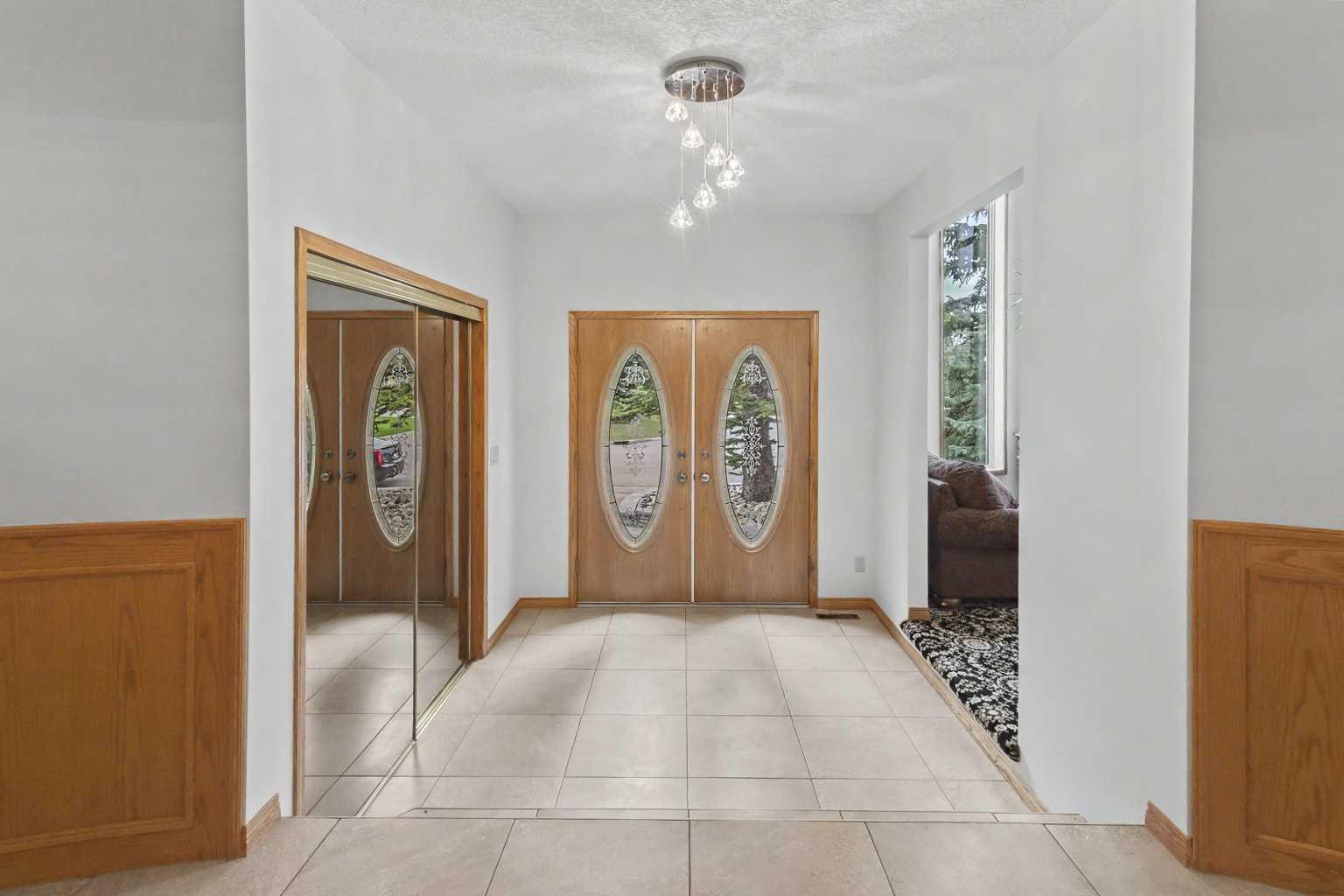 28 Edenstone Way NW photo 2