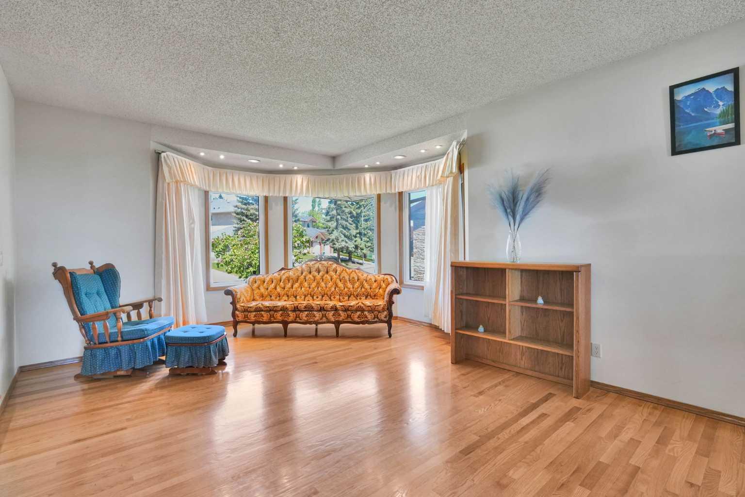 88 Edelweiss Drive NW photo 3