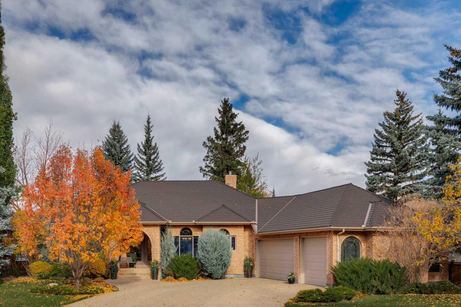 39 Baycrest Court SW