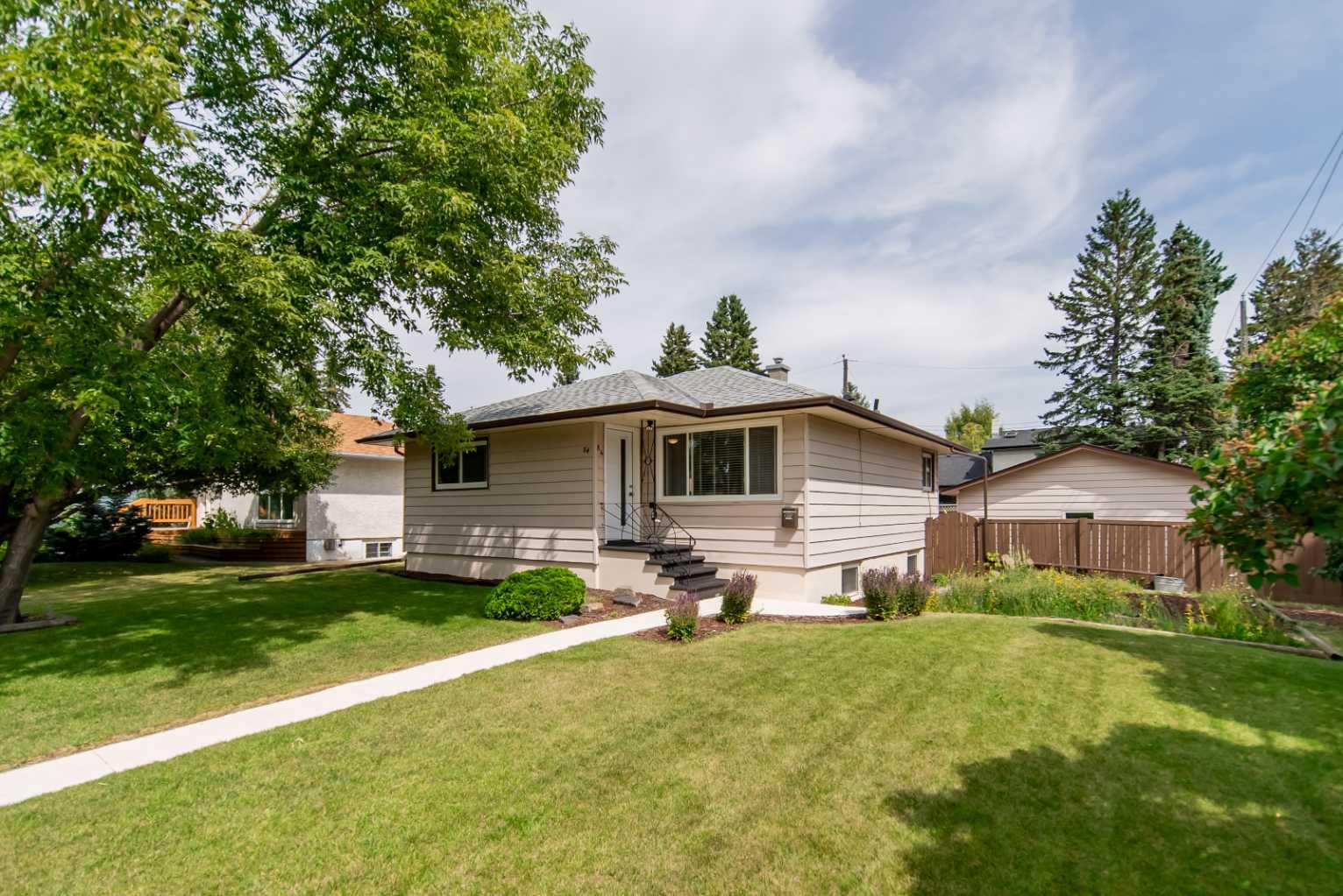 84 Waterloo Drive SW photo 2