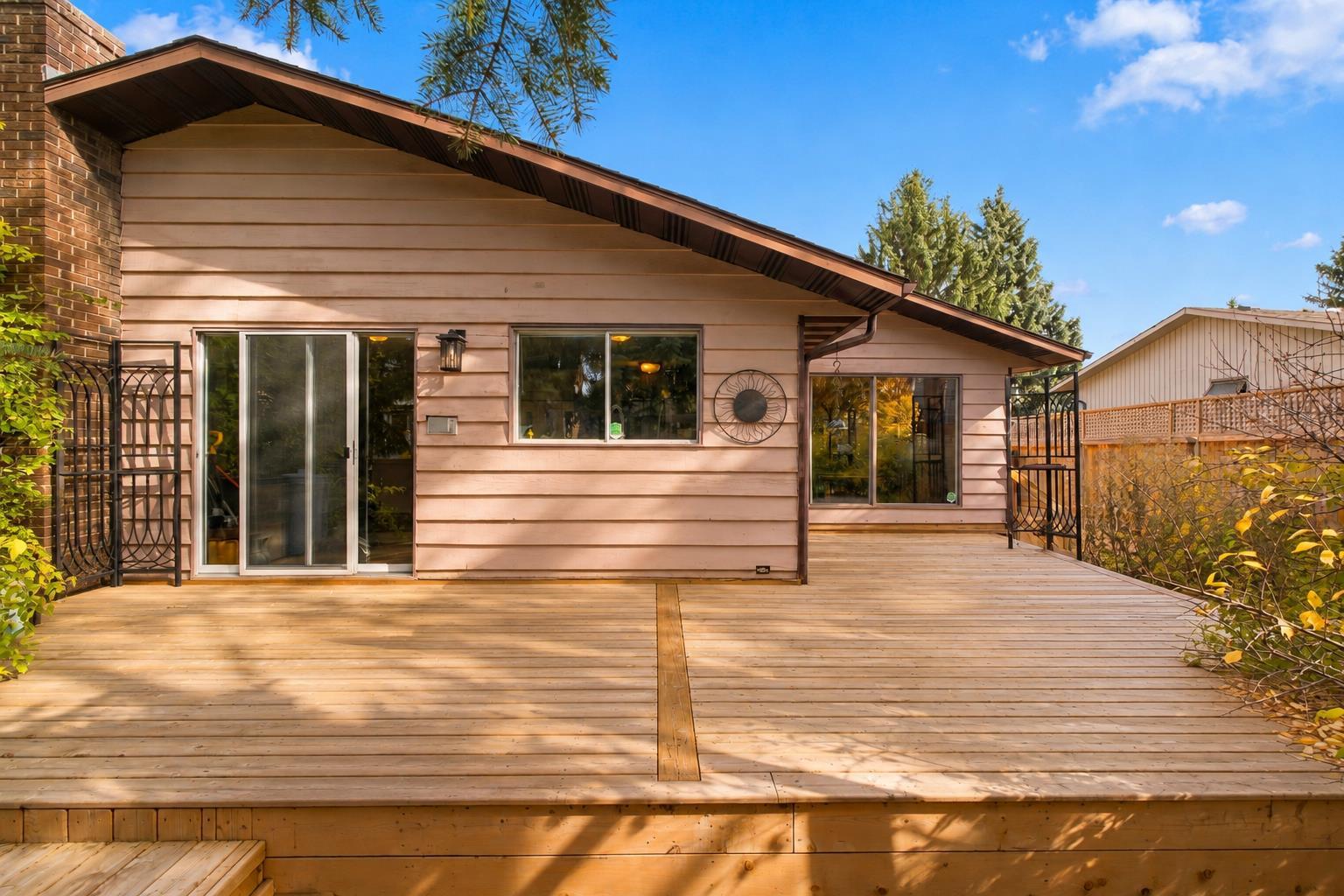 331 Oakfern Crescent SW photo 4