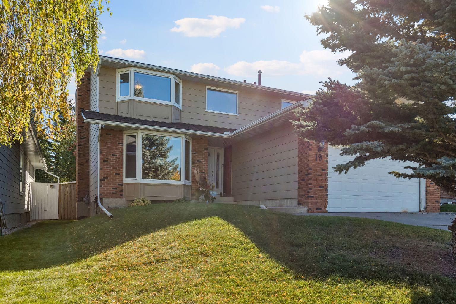 19 Woodbrook Road SW photo 2