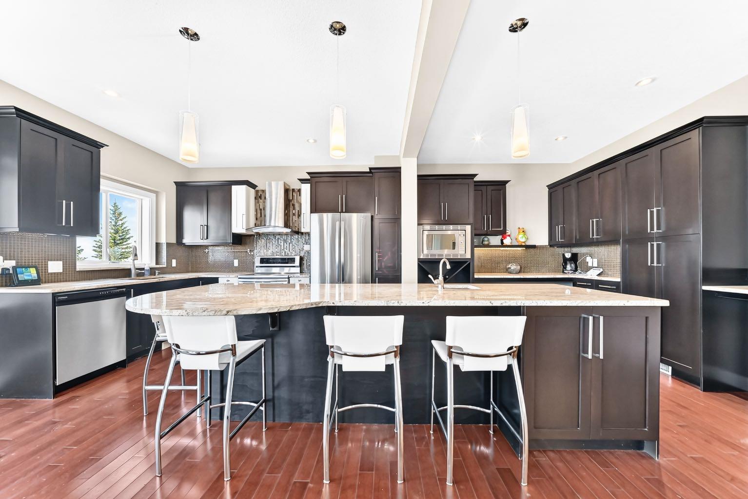 255 Edgebrook Park NW photo 4